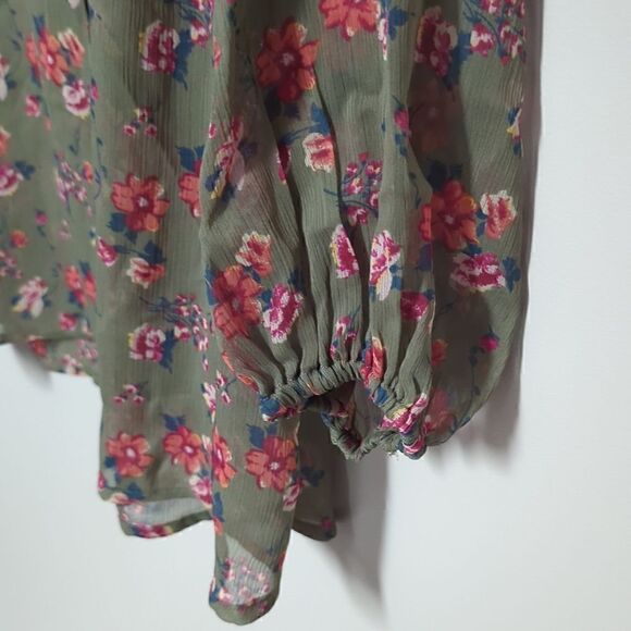 NWT Hollister Floral Blouse - Picture 3 of 7